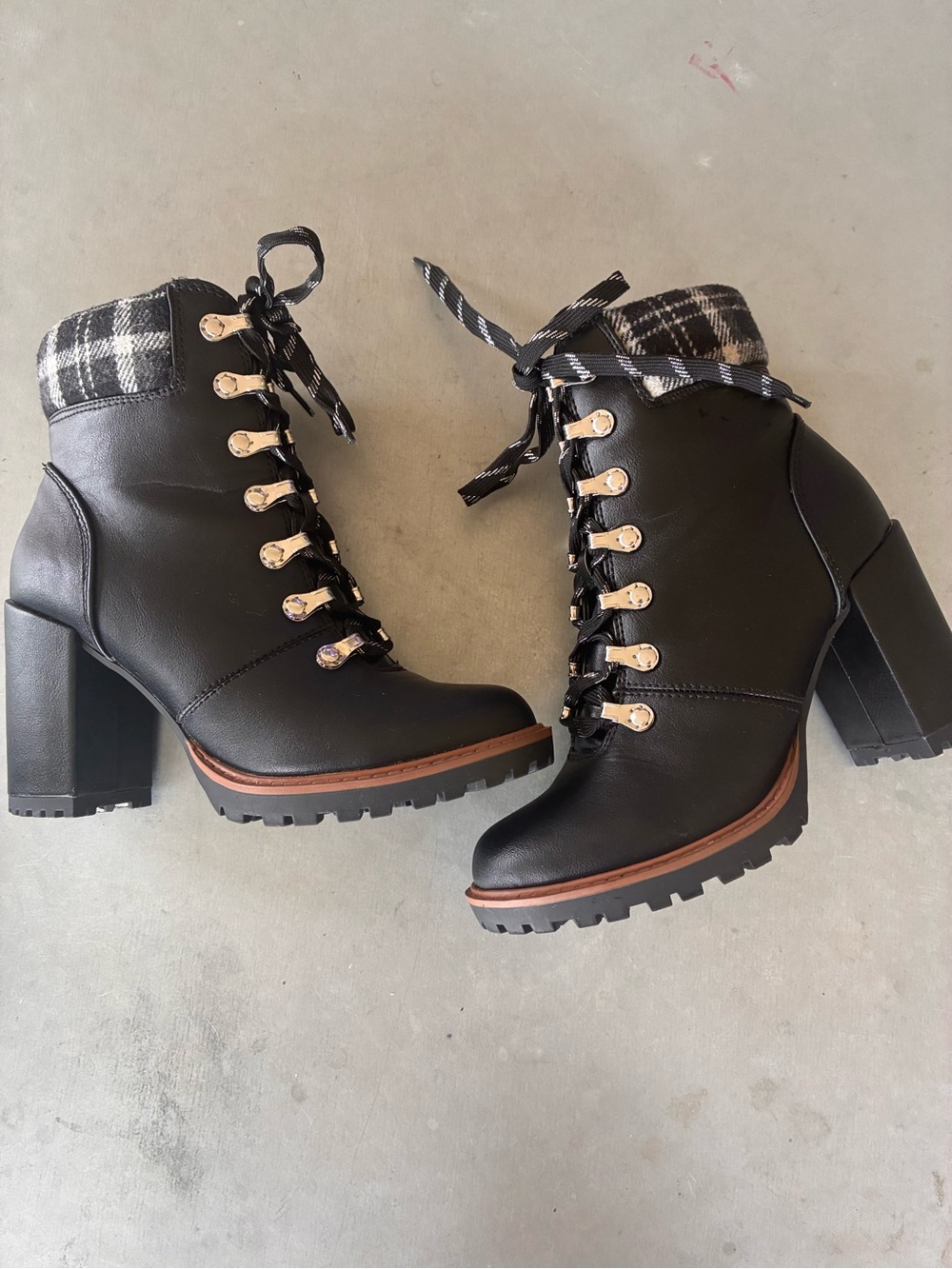 Sun + Stone Black Lace-Up Plaid Cuff Block Heel Boots SZ 6.5